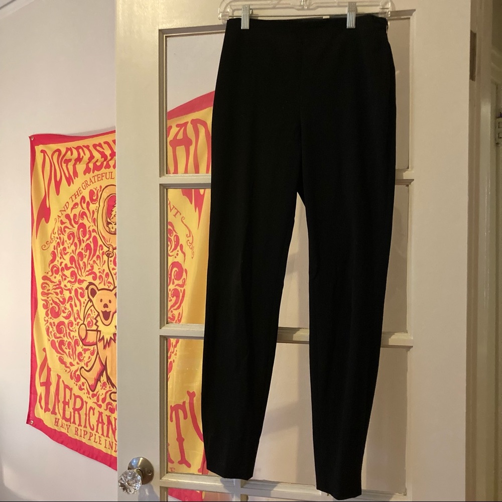 H&M black legging pant with zipper and button